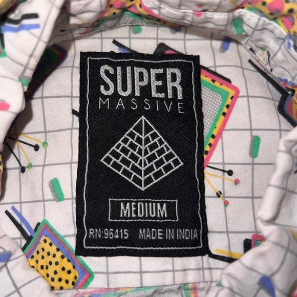 SUPERMASSIVE Retro TV button up with 80’s design all over - Picture 2 of 3